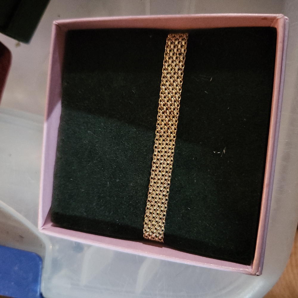 Ladies Gold Bracelet
